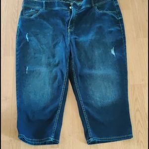 Lane Bryant capris size 24 almost new